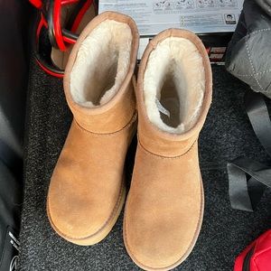 Worn maybe twice, just not my style on me. They’re super cute though!